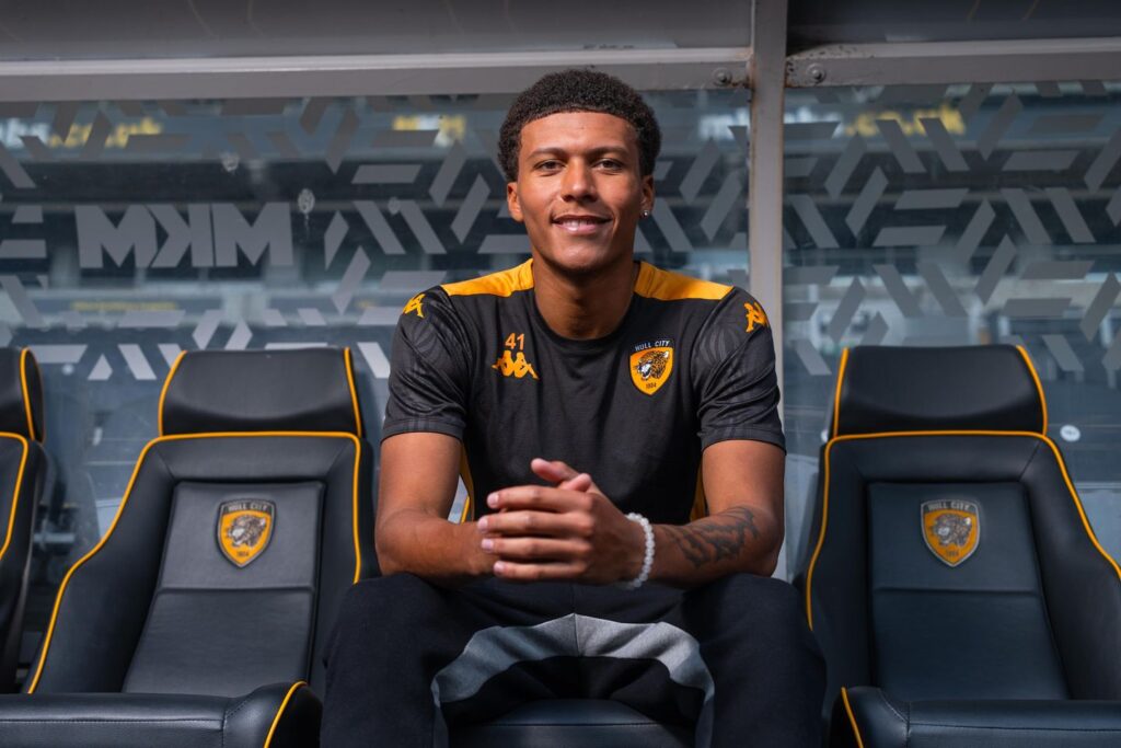 Grimsby Secure Loan Deal for Sellars-Fleming