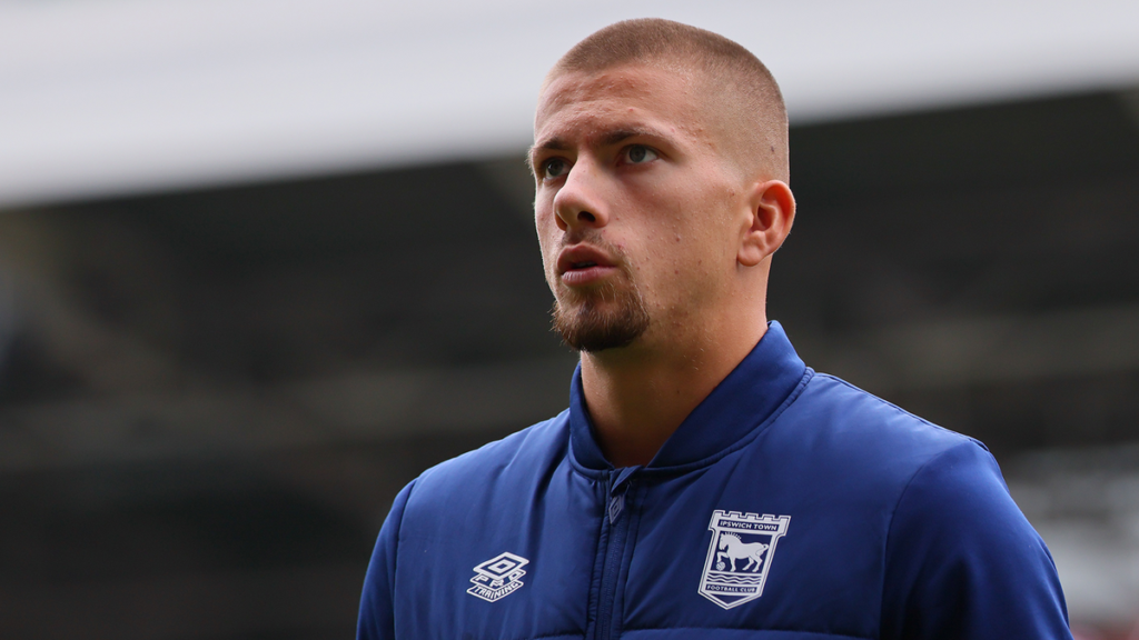 Clarke Leaves Ipswich for Charlton Loan Move