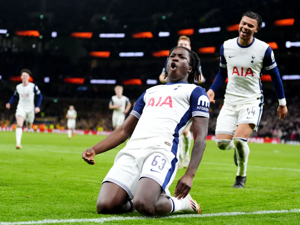 Bromley Sign Spurs Midfielder Ajayi on Loan