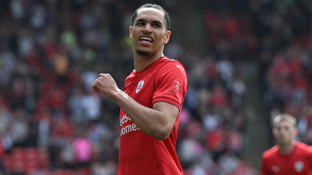 Russell Joins Mansfield After Agreeing Two-Year Deal