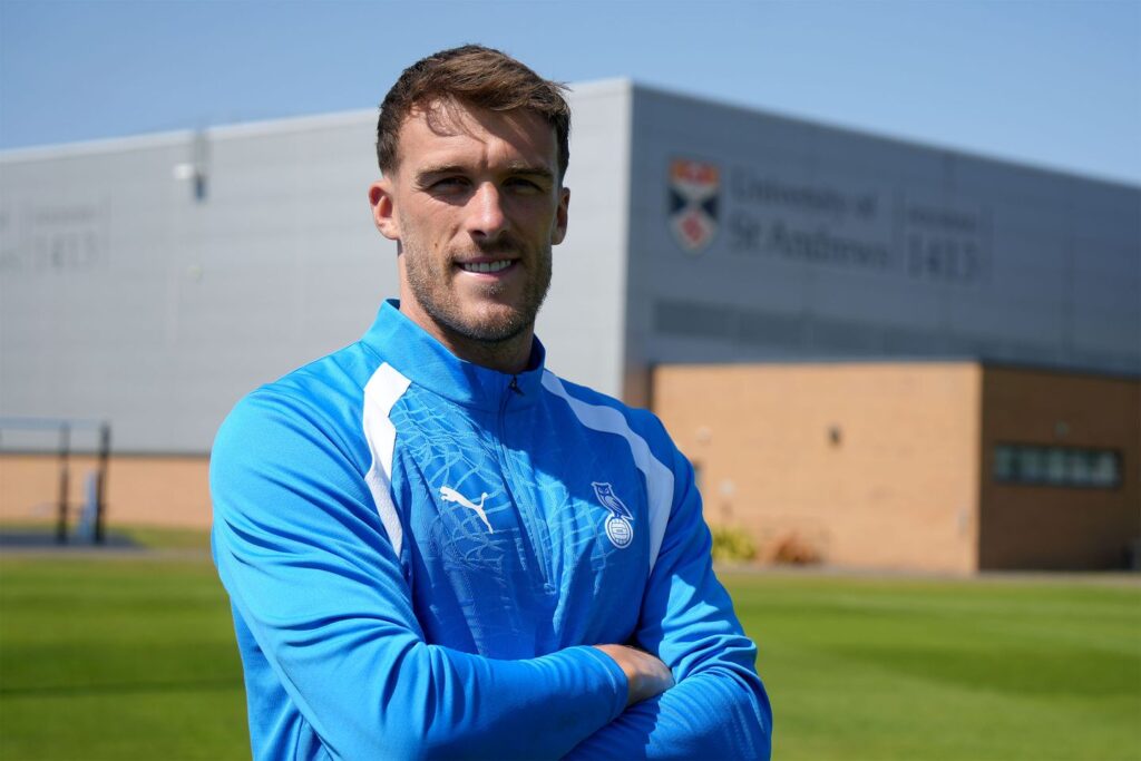Oldham Add Defender Delaney to Squad